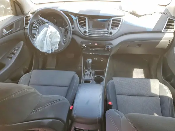KM8J3CA40GU219134 2016 HYUNDAI TUCSON - Image 8