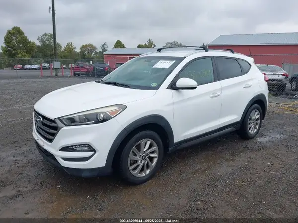 KM8J3CA40GU254241 2016 HYUNDAI TUCSON - Image 2