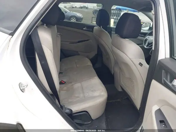 KM8J3CA40GU254241 2016 HYUNDAI TUCSON - Image 8