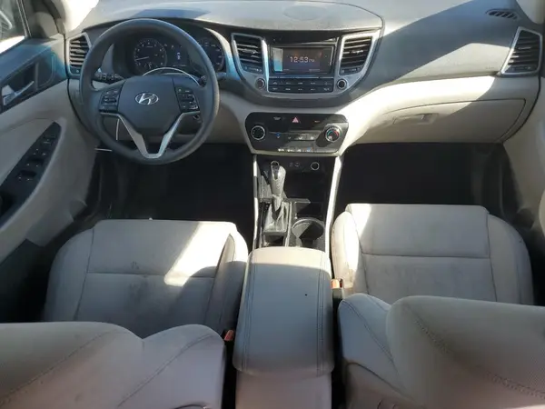KM8J3CA40HU262762 2017 HYUNDAI TUCSON - Image 8