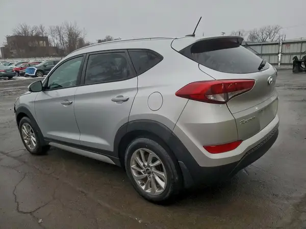 KM8J3CA40HU273356 2017 HYUNDAI TUCSON - Image 2