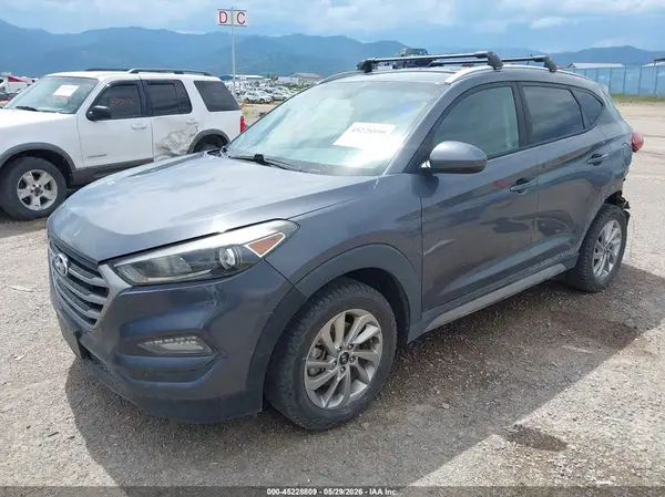 KM8J3CA40HU281134 2017 HYUNDAI TUCSON - Image 2