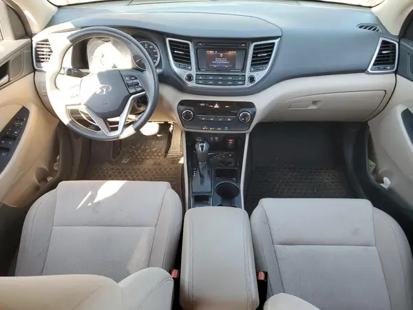 KM8J3CA40HU290285 2017 HYUNDAI TUCSON - Image 8