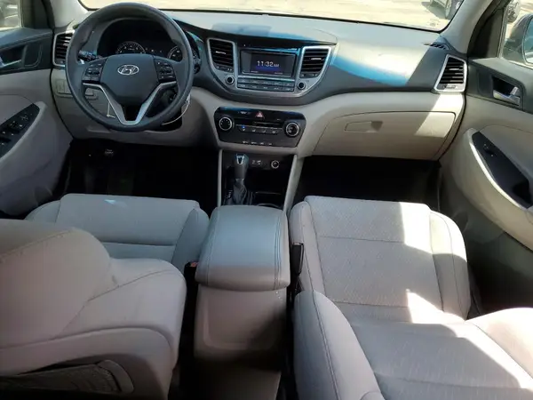 KM8J3CA40HU293073 2017 HYUNDAI TUCSON - Image 8
