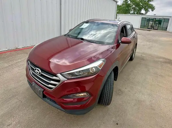 KM8J3CA40HU293090 2017 HYUNDAI TUCSON - Image 2