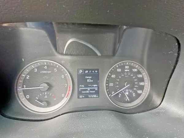 KM8J3CA40HU293090 2017 HYUNDAI TUCSON - Image 8