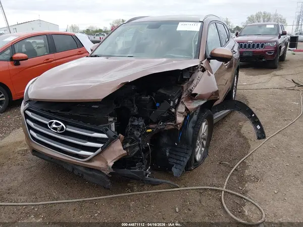 KM8J3CA40HU302001 2017 HYUNDAI TUCSON - Image 2