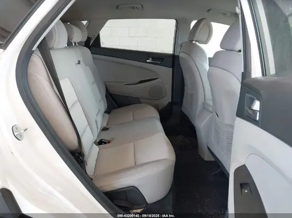 KM8J3CA40HU313712 2017 HYUNDAI TUCSON - Image 8