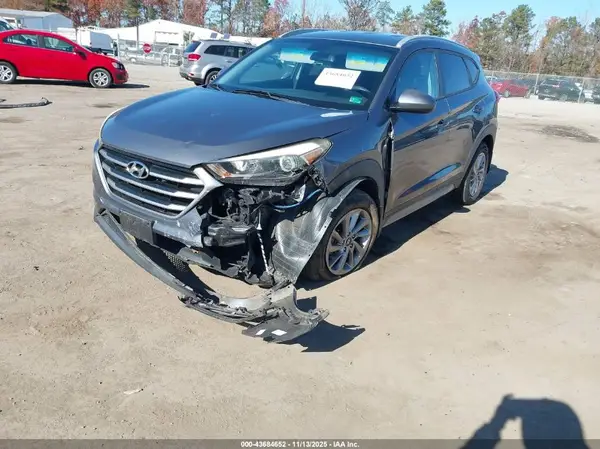 KM8J3CA40HU315072 2017 HYUNDAI TUCSON - Image 2