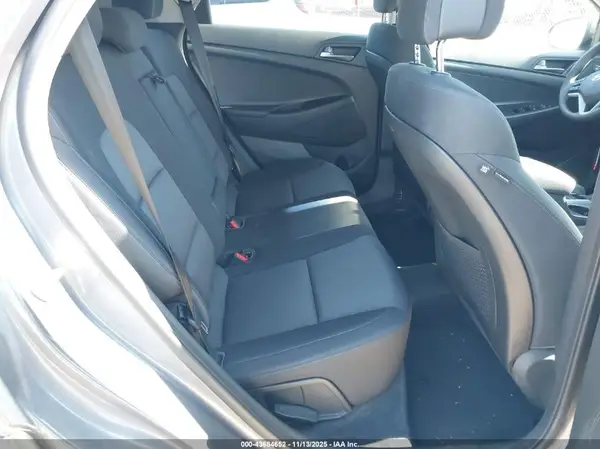 KM8J3CA40HU315072 2017 HYUNDAI TUCSON - Image 8