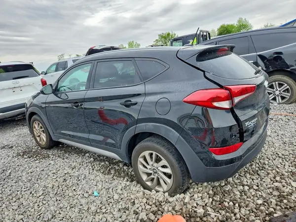 KM8J3CA40HU319459 2017 HYUNDAI TUCSON - Image 2