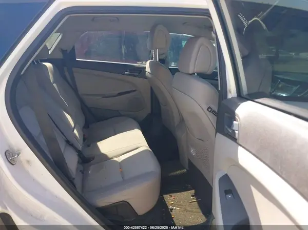 KM8J3CA40HU346841 2017 HYUNDAI TUCSON - Image 8