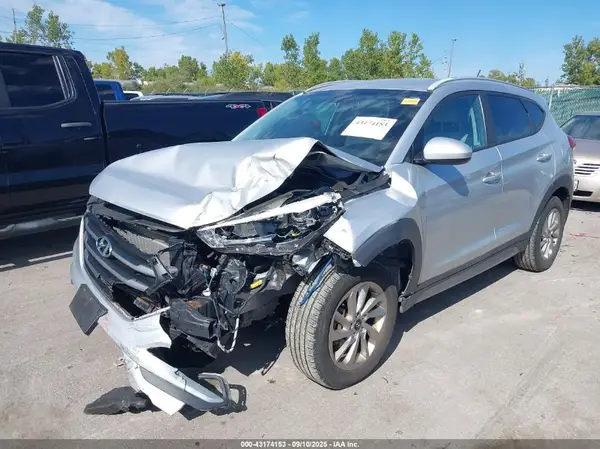 KM8J3CA40HU367317 2017 HYUNDAI TUCSON - Image 2