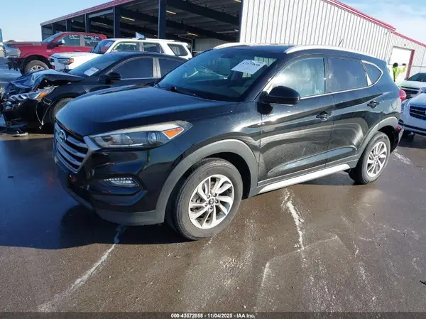 KM8J3CA40HU368354 2017 HYUNDAI TUCSON - Image 2