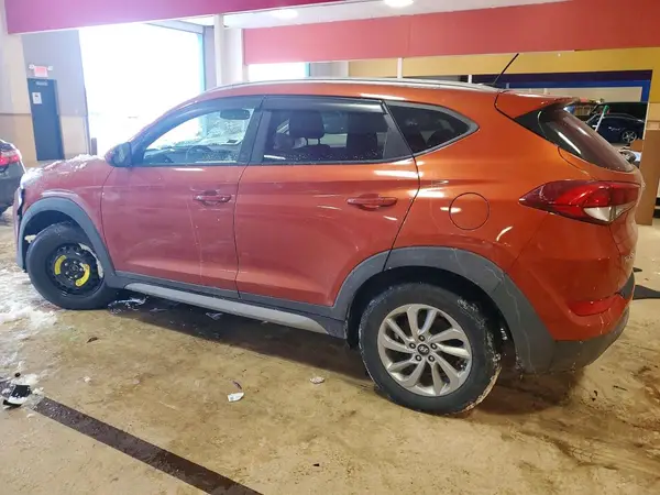 KM8J3CA40HU385039 2017 HYUNDAI TUCSON - Image 2