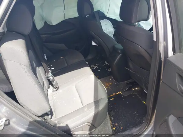 KM8J3CA40HU388037 2017 HYUNDAI TUCSON - Image 8