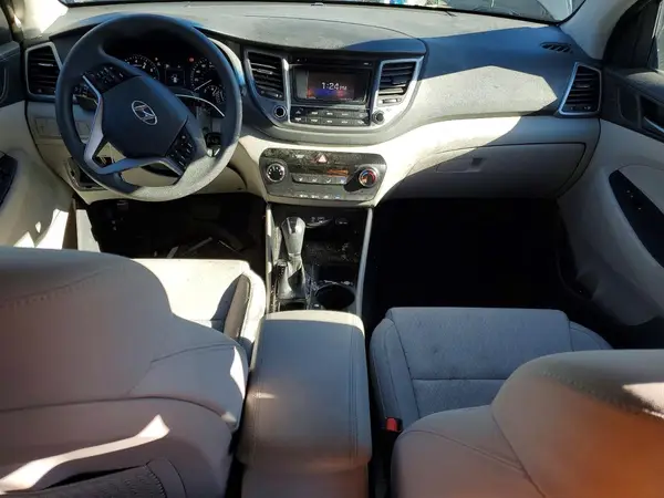 KM8J3CA40HU388961 2017 HYUNDAI TUCSON - Image 8
