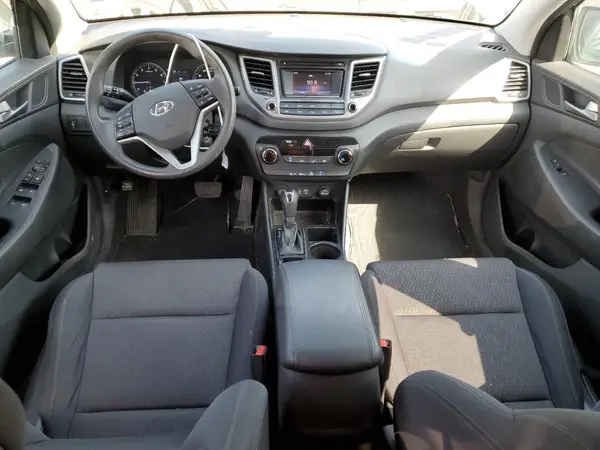 KM8J3CA40HU389611 2017 HYUNDAI TUCSON - Image 8