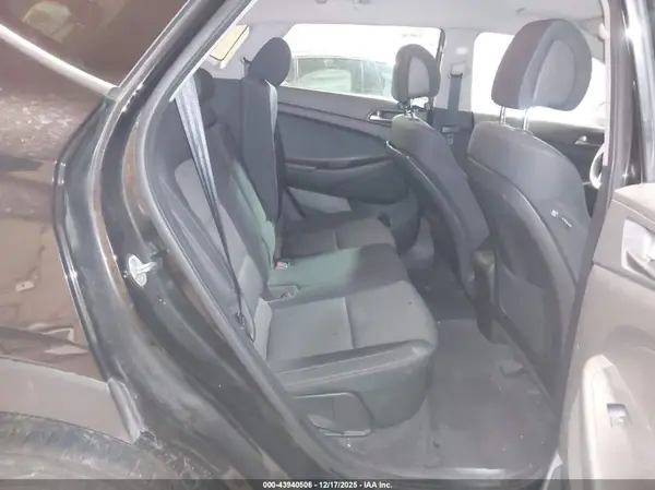 KM8J3CA40HU390550 2017 HYUNDAI TUCSON - Image 8