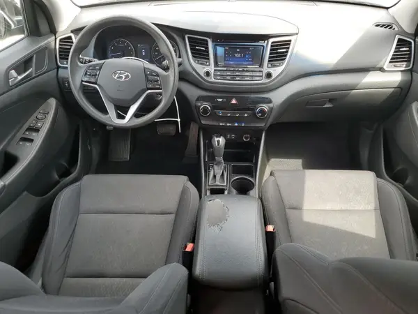 KM8J3CA40HU394422 2017 HYUNDAI TUCSON - Image 8