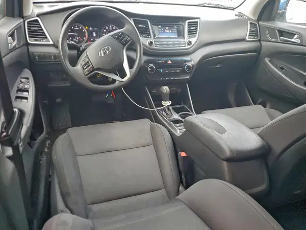 KM8J3CA40HU401935 2017 HYUNDAI TUCSON - Image 8