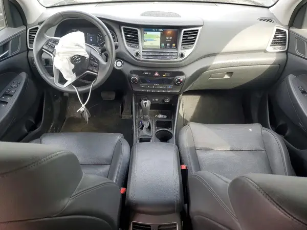 KM8J3CA40HU404849 2017 HYUNDAI TUCSON - Image 8