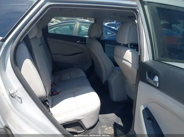 KM8J3CA40HU406455 2017 HYUNDAI TUCSON - Image 8