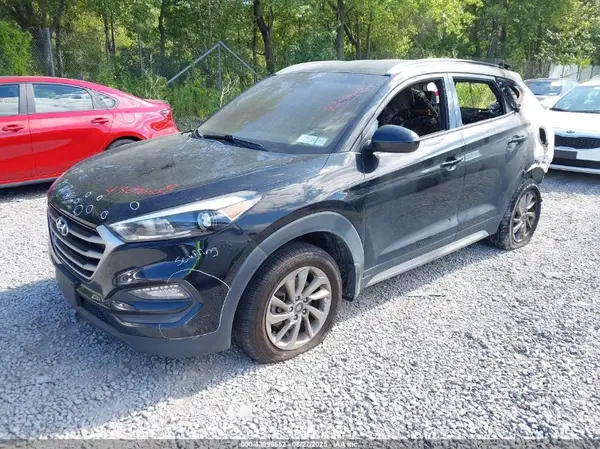 KM8J3CA40HU420601 2017 HYUNDAI TUCSON - Image 2
