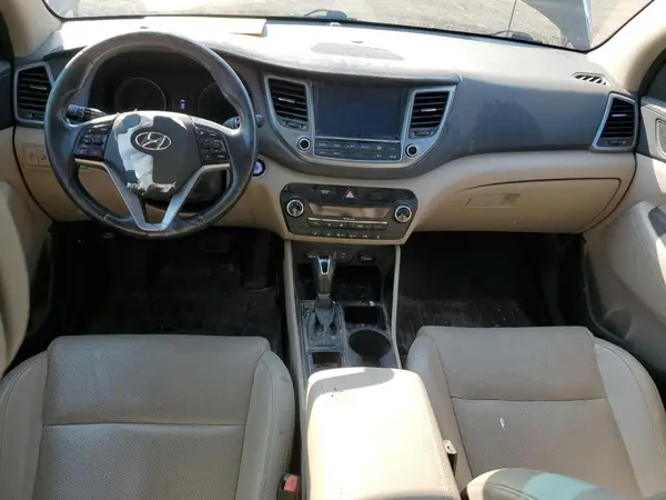 KM8J3CA40HU424017 2017 HYUNDAI TUCSON - Image 8