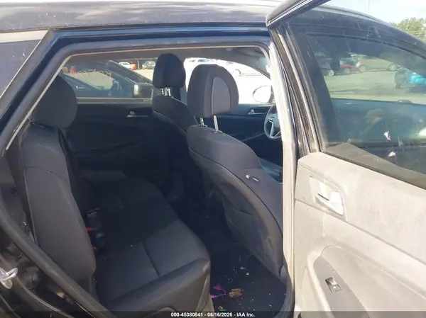 KM8J3CA40HU427936 2017 HYUNDAI TUCSON - Image 8