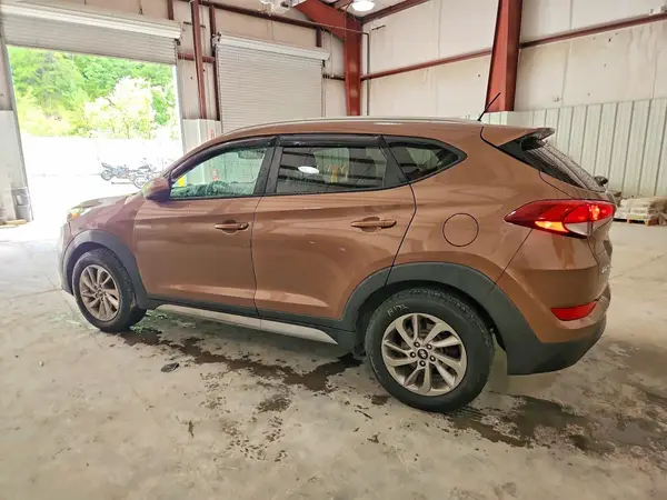 KM8J3CA40HU444994 2017 HYUNDAI TUCSON - Image 2