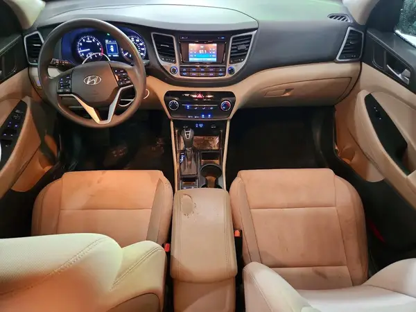 KM8J3CA40HU444994 2017 HYUNDAI TUCSON - Image 8