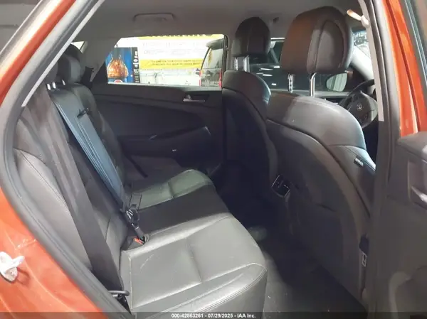 KM8J3CA40HU452500 2017 HYUNDAI TUCSON - Image 8