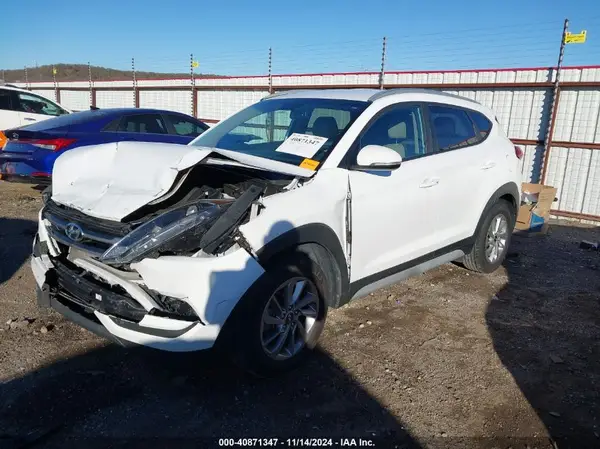 KM8J3CA40HU456871 2017 HYUNDAI TUCSON - Image 2