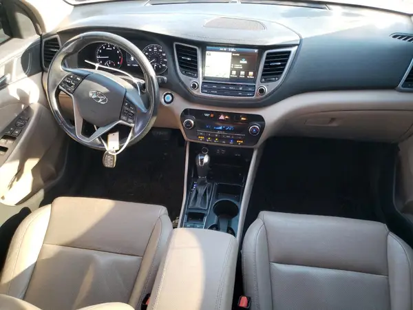 KM8J3CA40HU458507 2017 HYUNDAI TUCSON - Image 8