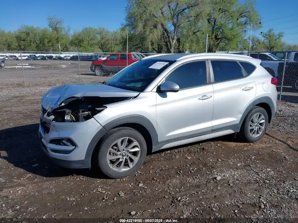 KM8J3CA40HU461715 2017 HYUNDAI TUCSON - Image 2