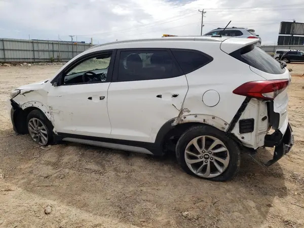 KM8J3CA40HU461858 2017 HYUNDAI TUCSON - Image 2