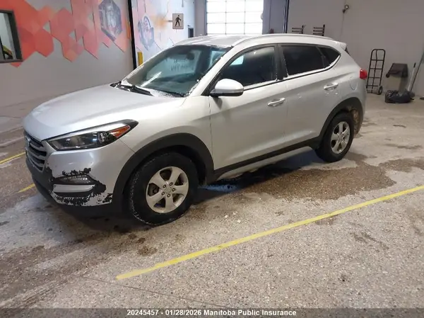 KM8J3CA40HU466994 2017 HYUNDAI TUCSON - Image 2