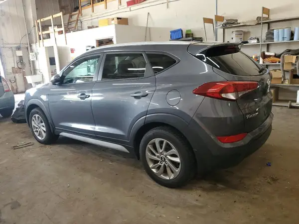KM8J3CA40HU470589 2017 HYUNDAI TUCSON - Image 2