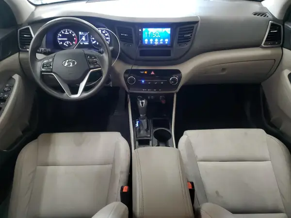 KM8J3CA40HU470589 2017 HYUNDAI TUCSON - Image 8