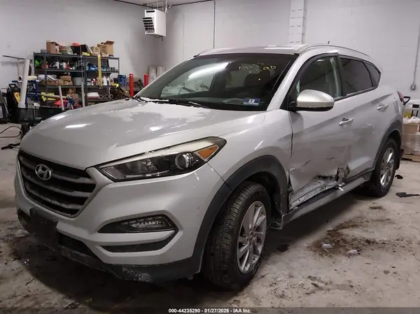 KM8J3CA40HU478305 2017 HYUNDAI TUCSON - Image 2