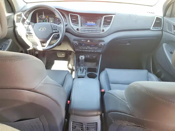 KM8J3CA40HU501680 2017 HYUNDAI TUCSON - Image 8