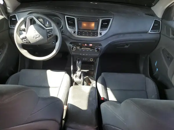 KM8J3CA40HU503185 2017 HYUNDAI TUCSON - Image 8