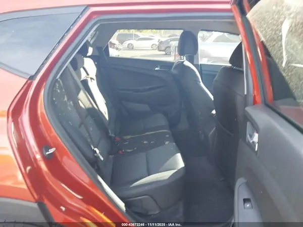 KM8J3CA40HU503607 2017 HYUNDAI TUCSON - Image 8