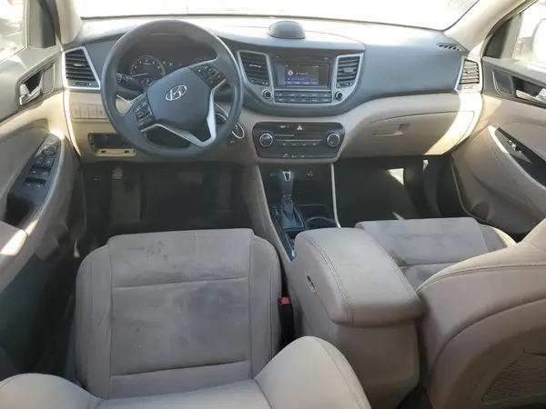 KM8J3CA40HU504739 2017 HYUNDAI TUCSON - Image 8