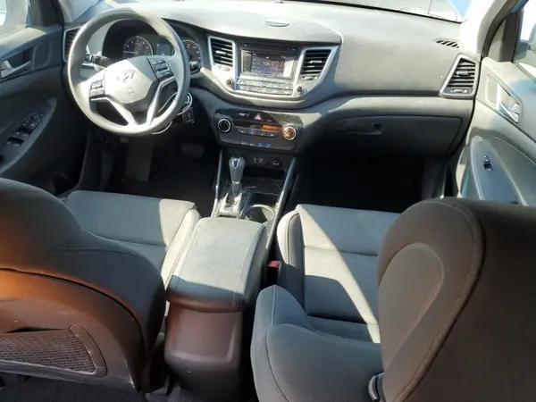 KM8J3CA40HU505373 2017 HYUNDAI TUCSON - Image 8