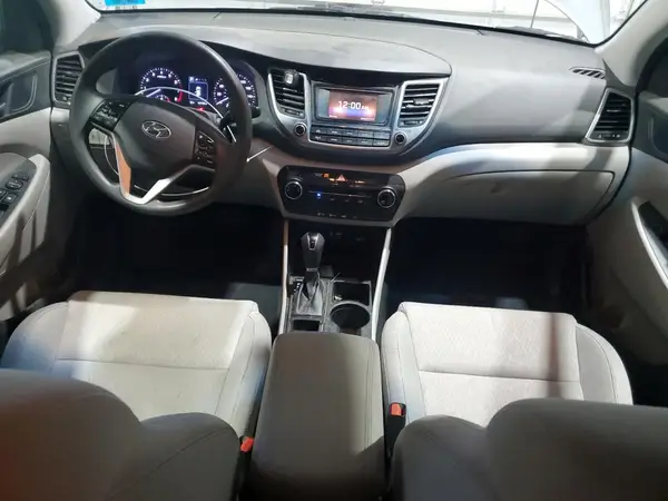 KM8J3CA40HU505566 2017 HYUNDAI TUCSON - Image 8