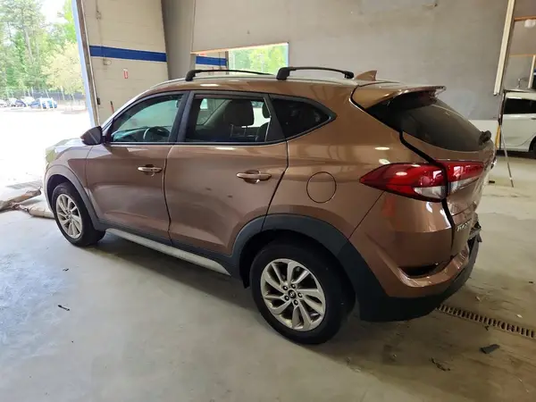 KM8J3CA40HU510640 2017 HYUNDAI TUCSON - Image 2