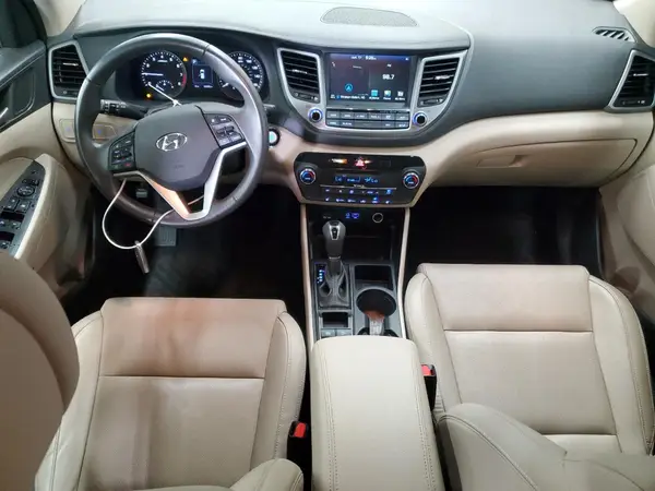 KM8J3CA40HU518088 2017 HYUNDAI TUCSON - Image 8