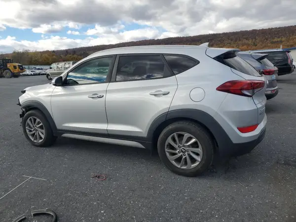 KM8J3CA40HU529026 2017 HYUNDAI TUCSON - Image 2